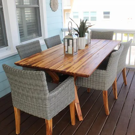 Key West Style Beachtown Estate By Techtravel